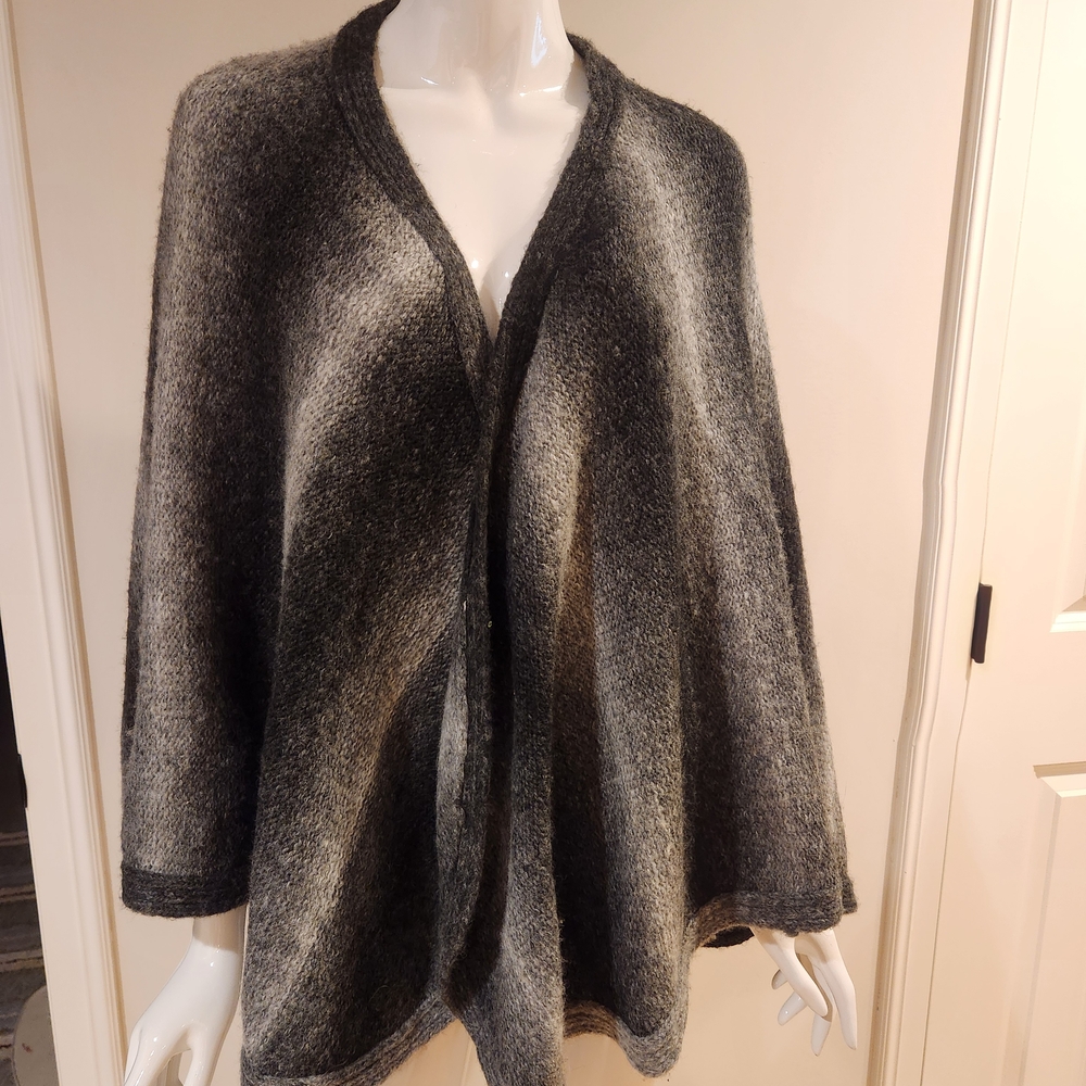 Karen Kane Black Gray Ombre Sweater Cape Poncho